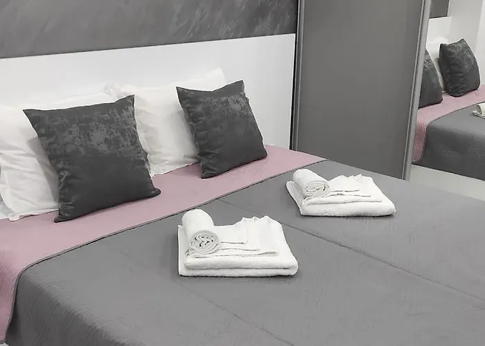 Krisiya In Lägenhet